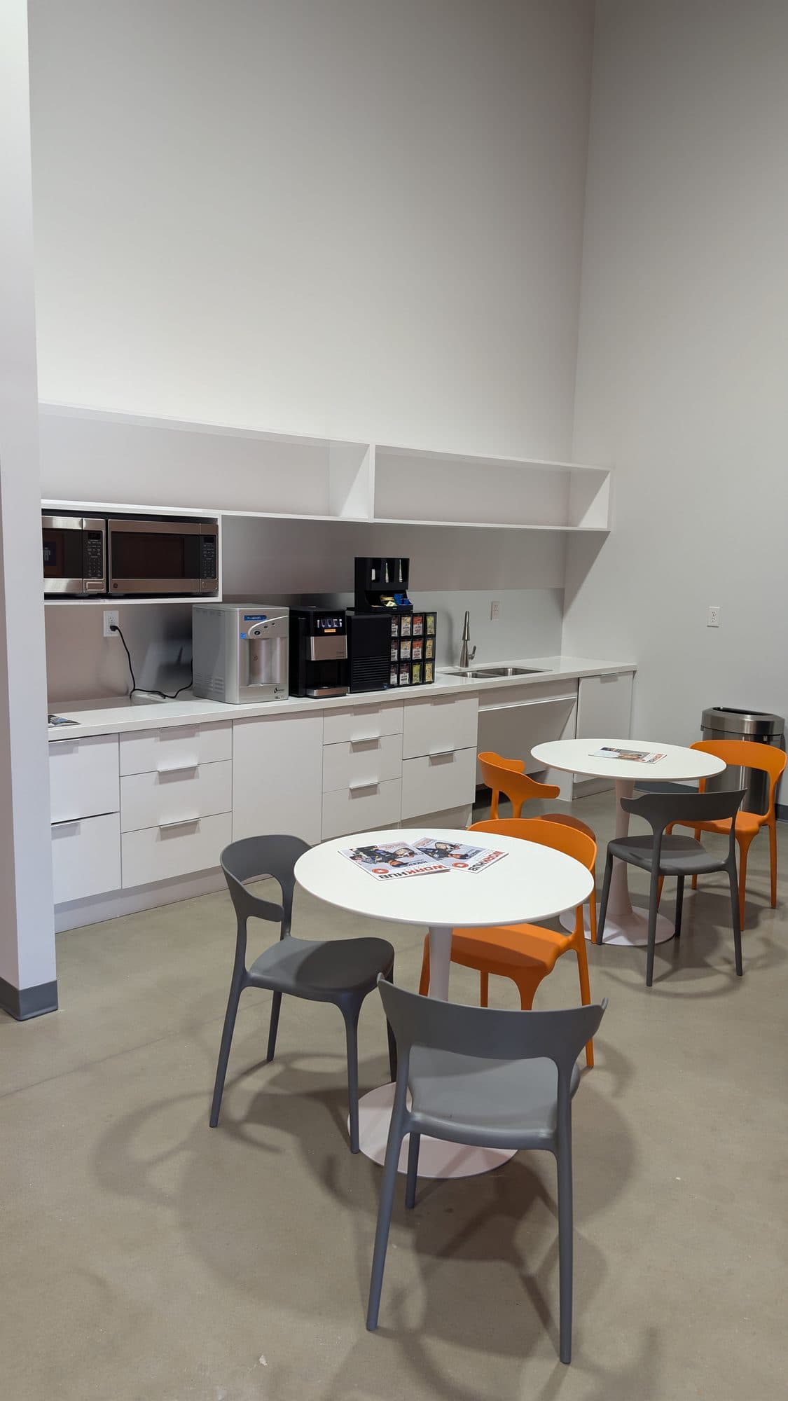 Área de café y descanso
